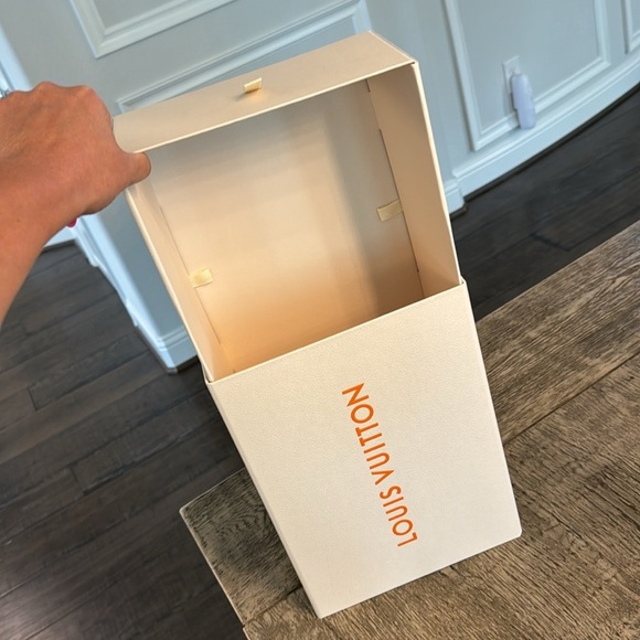 NWOT LOUIS VUITTON FOLDABLE BOX - Picture 10 of 17